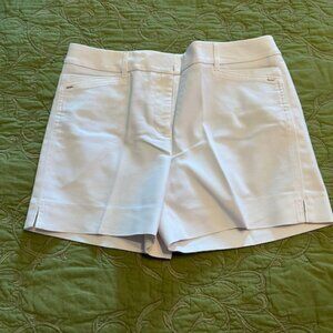 White House Black Market 5” Shorts ~ White Size 4
